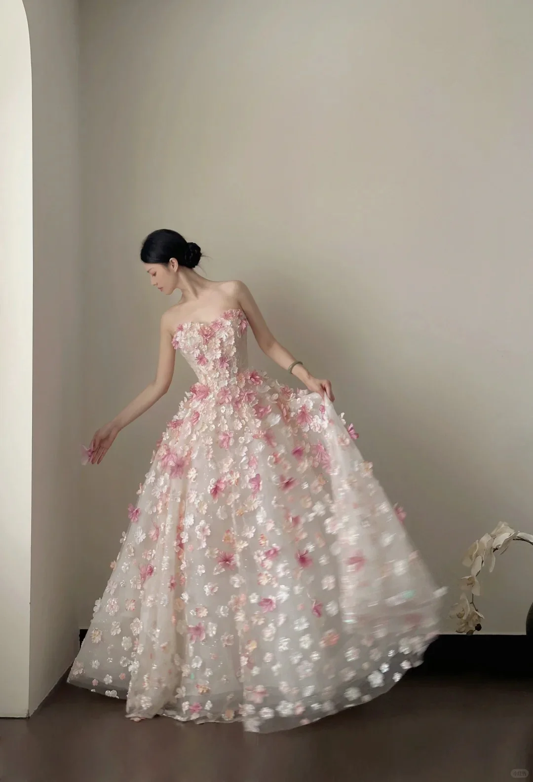 Sweet Pink And White Gradient Strapless 3D Floral Tulle Ball Gown Wedding Dress P4023 - Image 5